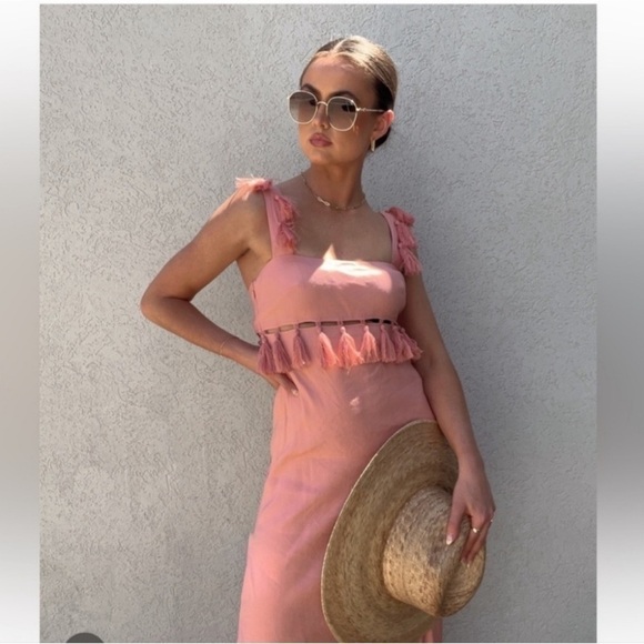 Elegant Pink Sleeveless Dress - Picture 13 of 13